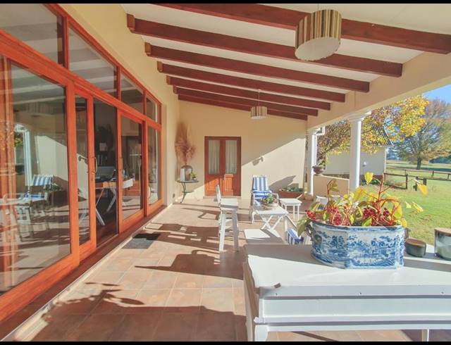 4 BEDROOM TOWNHOUSE FOR SALE IN UNDERBERG